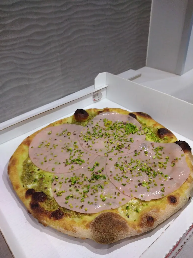 Menu_The Queen_Furnari_immagine_1