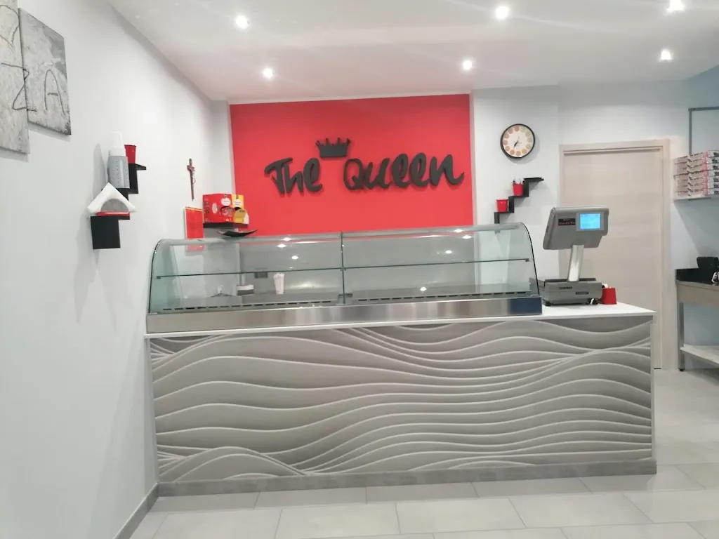The Queen restaurant in Furnari