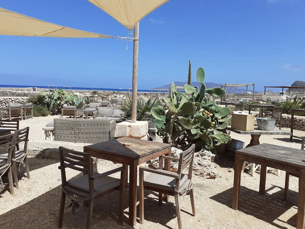 Cibo Chiacchiere e Vino restaurant in Favignana