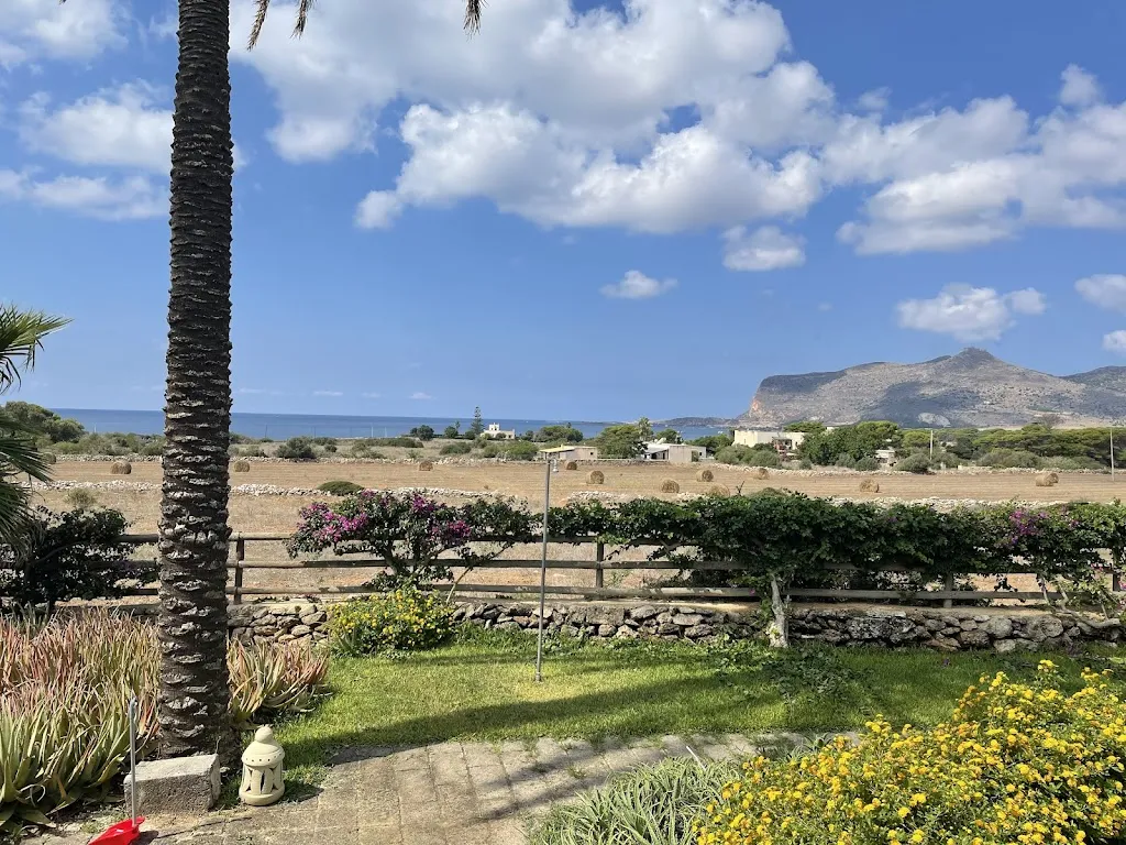 giancarlo dall'agnese_the Garden of aloes_Favignana_review