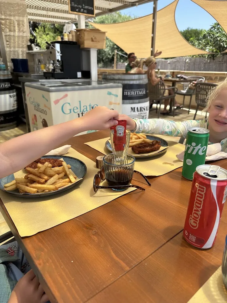 Sofie Zeffer_La Nassa Ristorante_Favignana_review