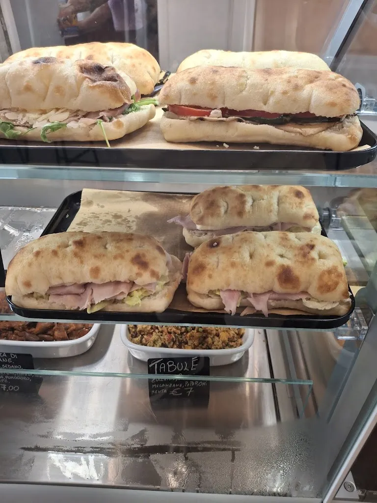 Eggon Viana Teixeira Galvão_Officina Papù_Favignana_review