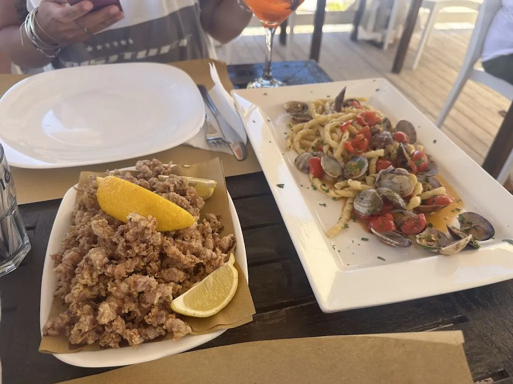 Tess Reed_La Costa Sunset Bar Cala Trono Favignana_Favignana_review