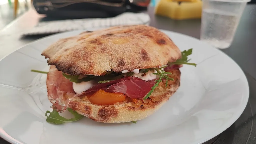 Al Ritrovo restaurant in Gravina in Puglia