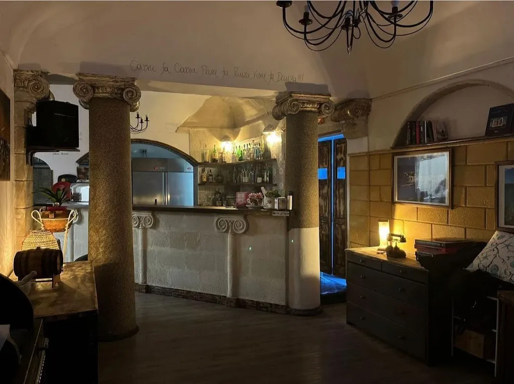 Trattoria Due Colonne restaurant in Favignana