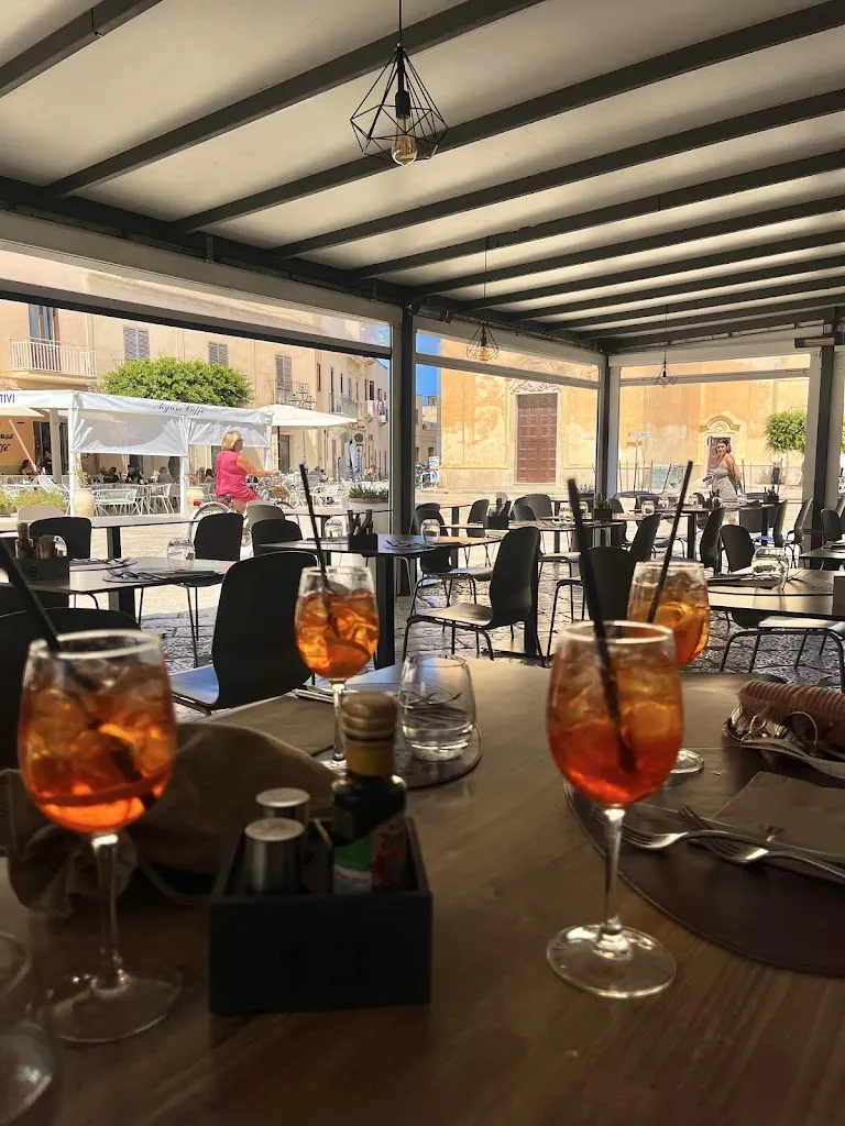 Trattoria Due Colonne_Favignana_slider_image_3