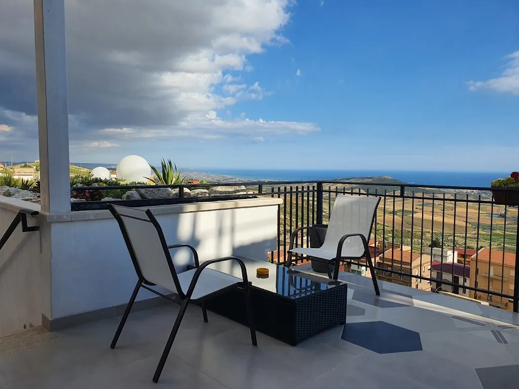 Trattoria Pizzeria B&b Montemare restaurant in Giardina Gallotti