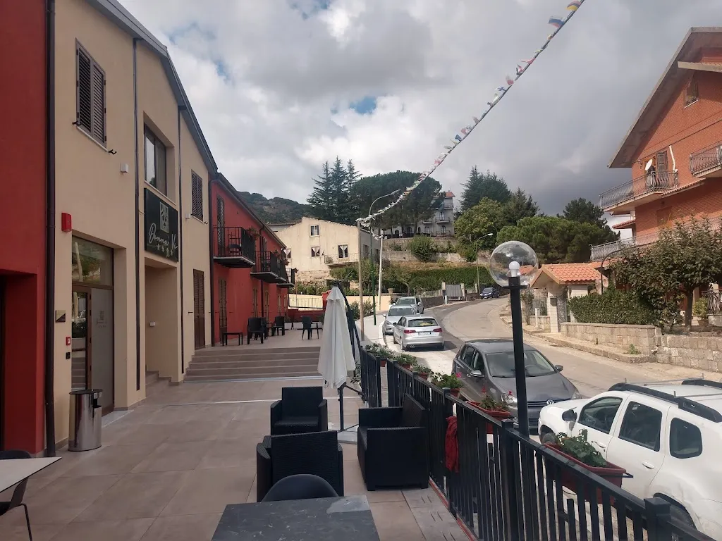 Mark Niemann-Ross_Donna Vi | Hotel Ristorante Spa_Geraci Siculo_review