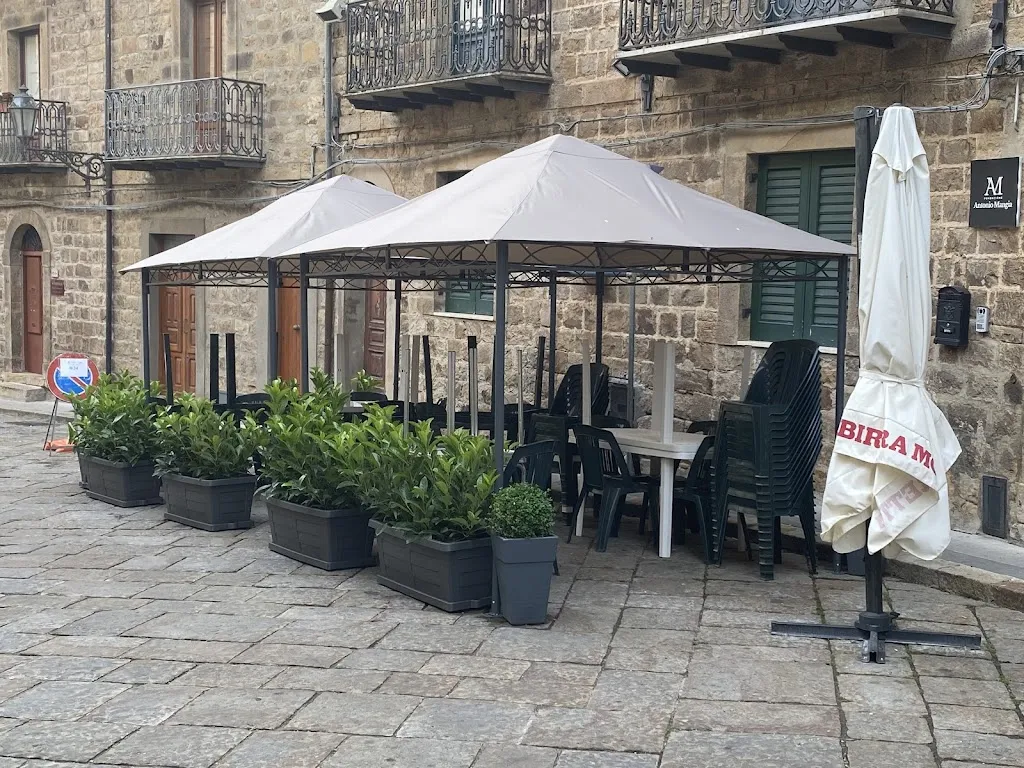 L'Isola Che Nn C'E Di Neglia Daniele restaurant in Geraci Siculo