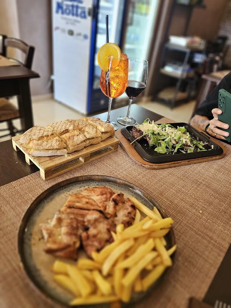 Hillary Scudera_A Prosciutteria_Gela_review