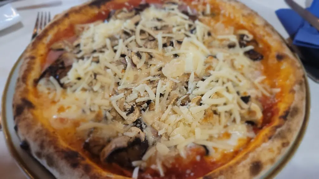 RoBerta_Rendez Vous Restaurant & Pizza_Gioiosa Marea_review