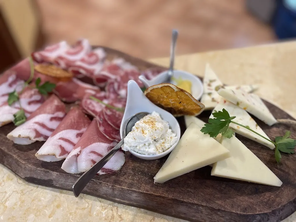 Rendez Vous Restaurant & Pizza_Gioiosa Marea_slider_image_2