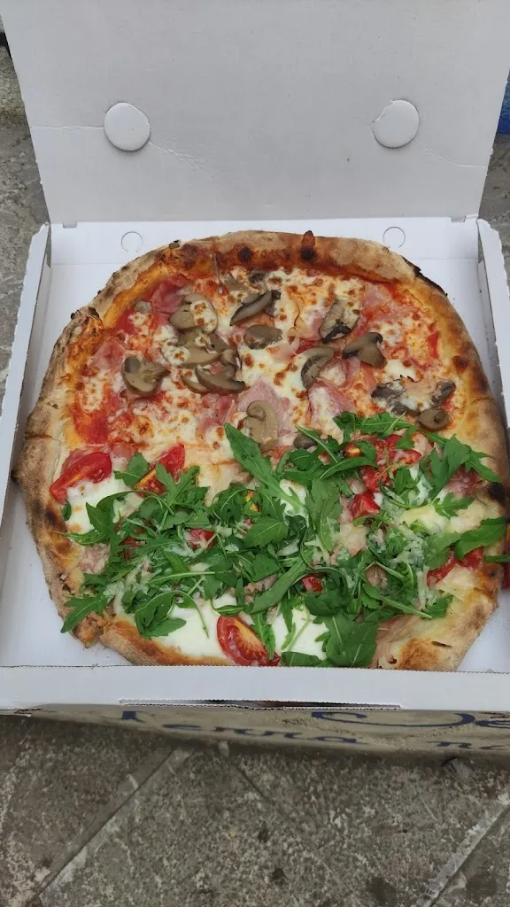 La pizzeria_Gioiosa Marea_slider_image_2