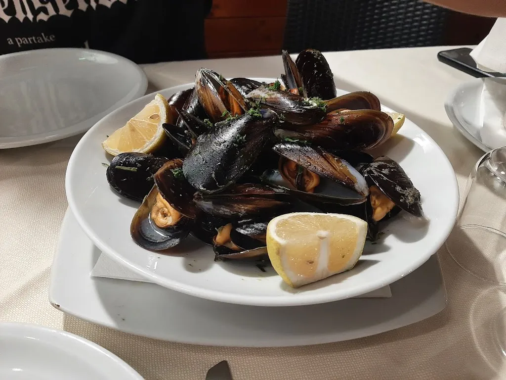 Ristorante Pizzeria Number One da Rocco_Gioiosa Marea_slider_image_3