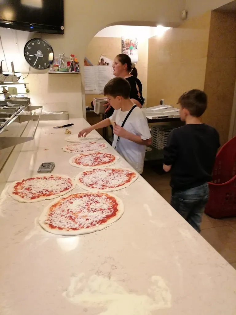 Pizzeria da Enzo 13.5_Grammichele_slider_image_2