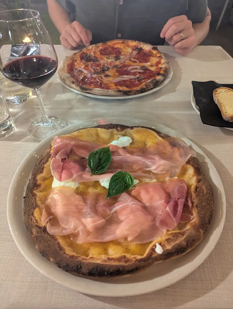 Abigail Summers_Pizzeria La spiga_Giarre_review