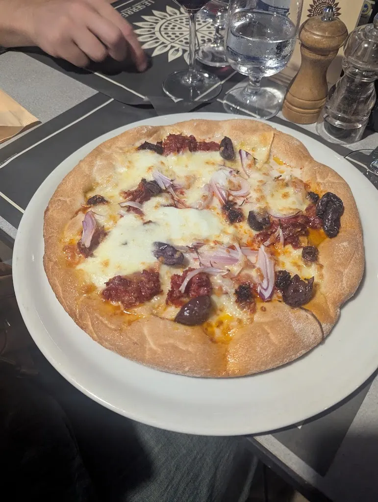 Abigail Summers_LE SERRE Pizzeria Tipicità Siciliane_Giarre_review