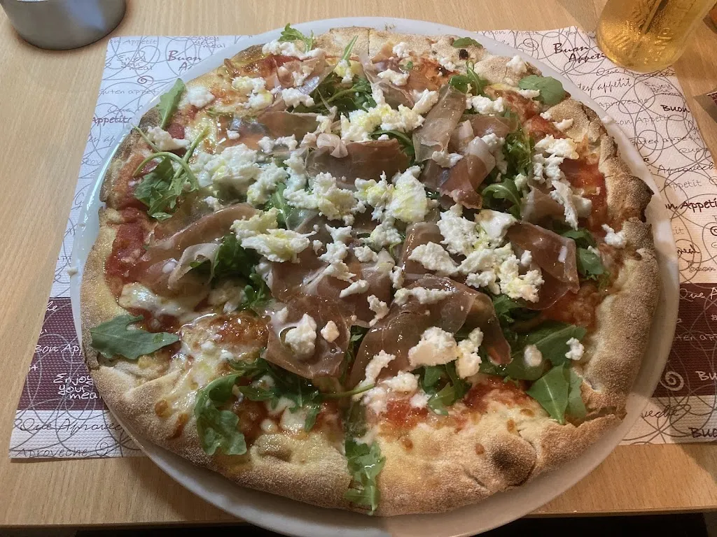 Ruth Ebdy_Café Noir - Food & Drink_Giarre_review