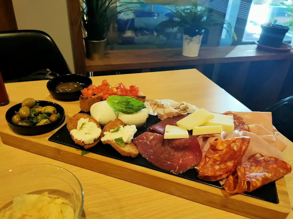 Salvatore Parisi_Café Noir - Food & Drink_Giarre_review