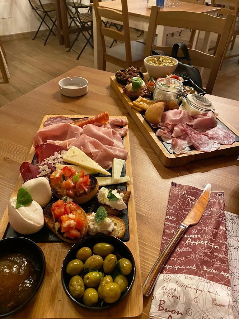 Café Noir - Food & Drink_Giarre_slider_image_3