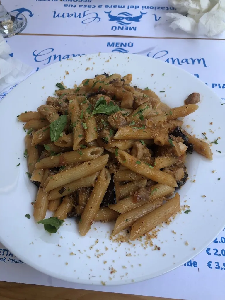 Elena Calina_Gnam Gnam_Giarre_review