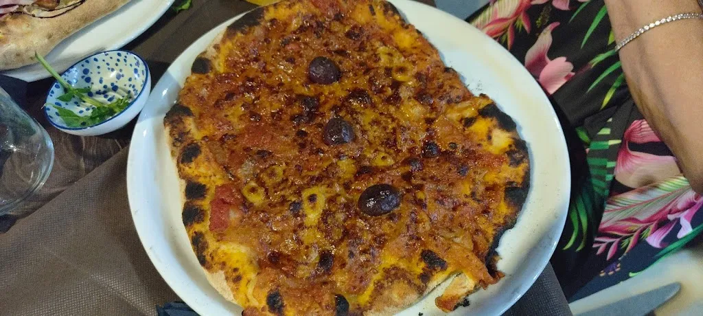 Claudia Sinaguglia_Il gatto & la volpe Pizzeria Carrubba_Joppolo Giancaxio_review