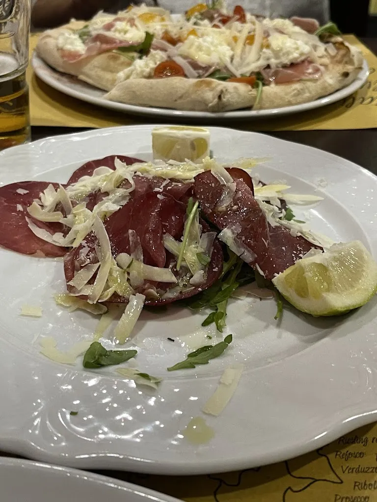 Vanessa Emslie_Ramses Pub Pizzeria_Gravina di Catania_review