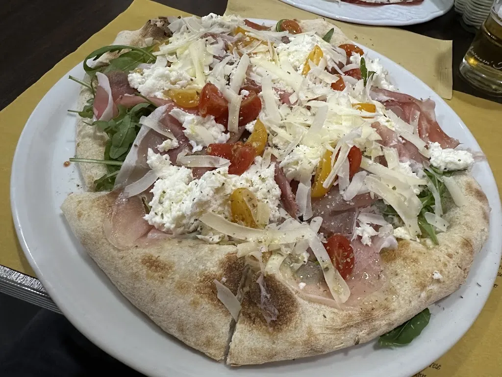 Philip Emslie_Ramses Pub Pizzeria_Gravina di Catania_review