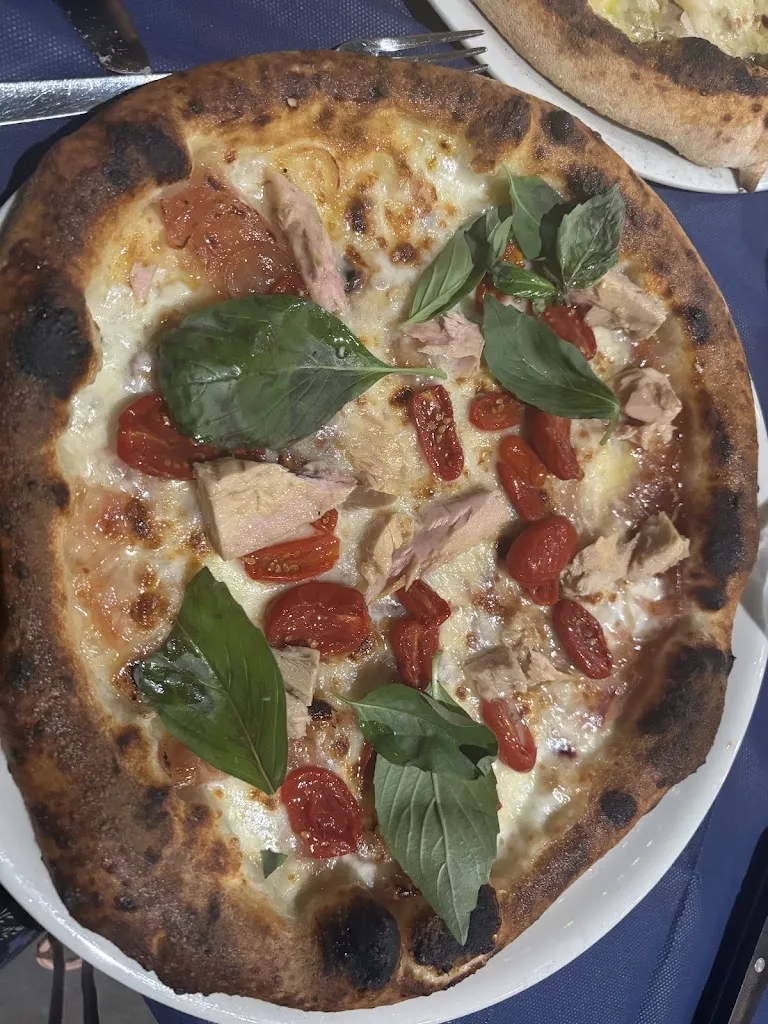 laura lombardo_Piazzetta del gusto_Gravina di Catania_review