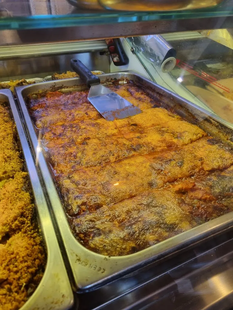 Giuseppe Urzì_Gastronomia F.Lli Papale Di Papale Giovanni & C_Gravina di Catania_review