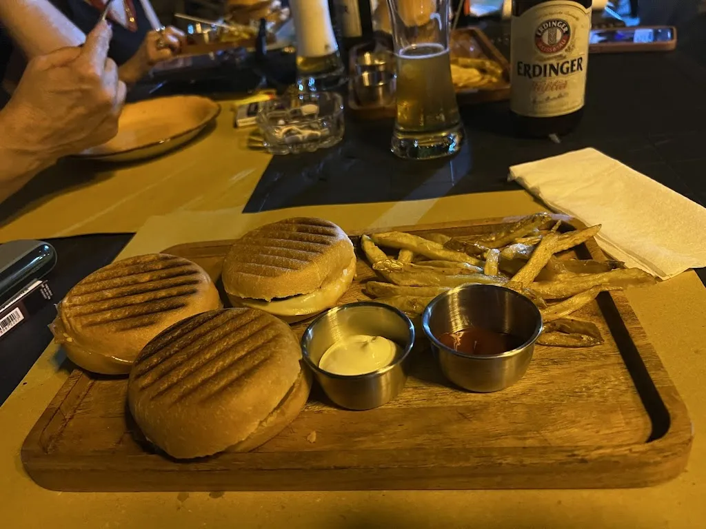 Birreria Albatros restaurant in Gravina di Catania