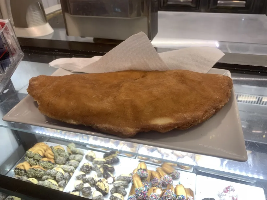 Daniel P_Rapisarda Caffè_Gravina di Catania_review