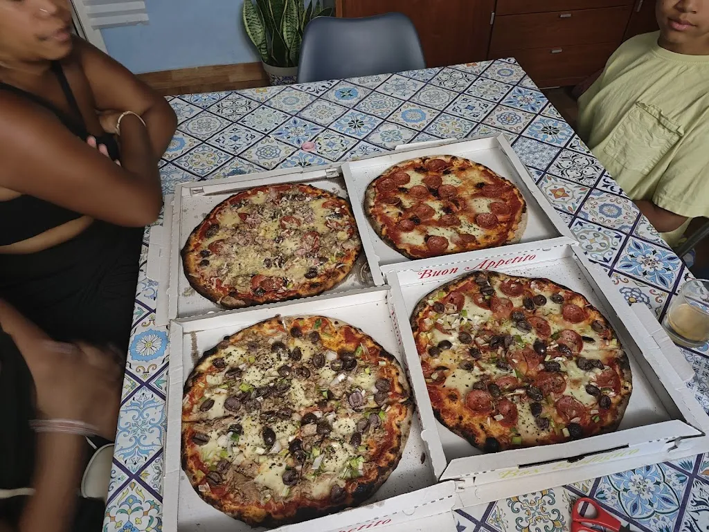 Mitchell Eersel_Pizzeria Next Please da Massimo_Gravina di Catania_review