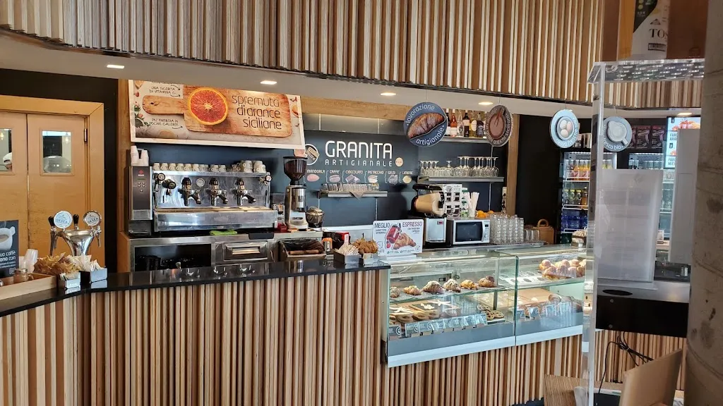 Bruno Bensaid_Petrol Company srl_Gravina di Catania_review