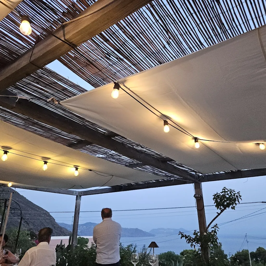 Adrian Baumann_Villa Carla_Leni_review