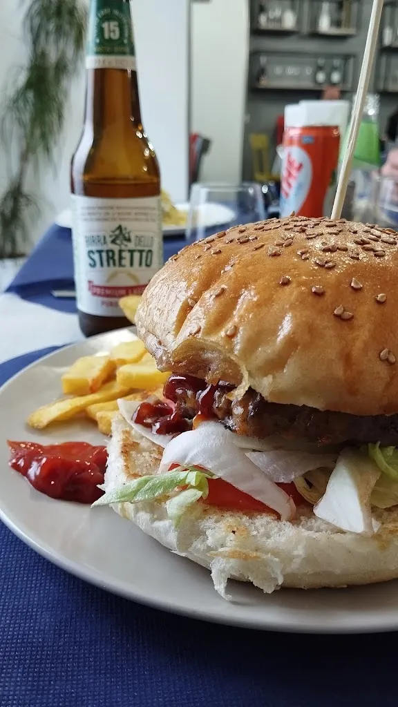 Vilma Jankujova_Luigi Food & Burger (Ristorante/burgeria)_Lercara Friddi_review