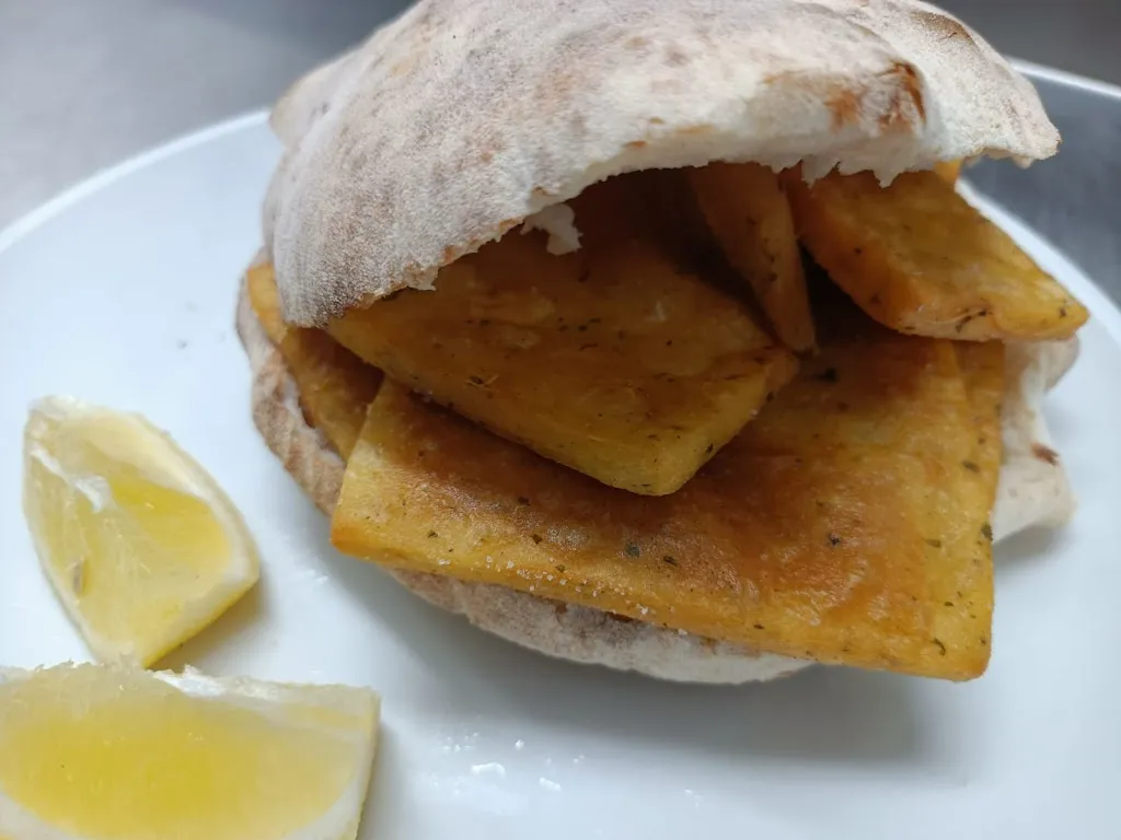 Velaris_Lercara Friddi_slider_image_3