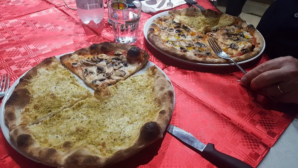 Grazia Lo Castro_Makumba Pizzeria Di Lo Pumo Francesco & C. Snc_Leonforte_review