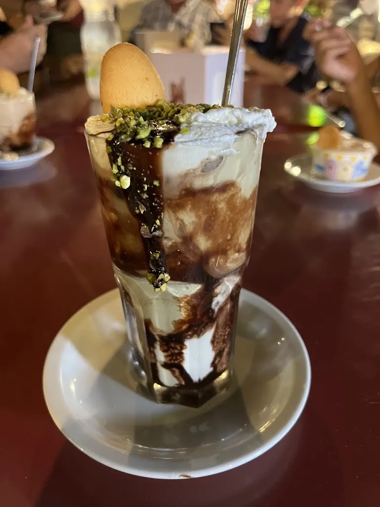 Pranav Trivedi_Niny Bar_Letojanni_review