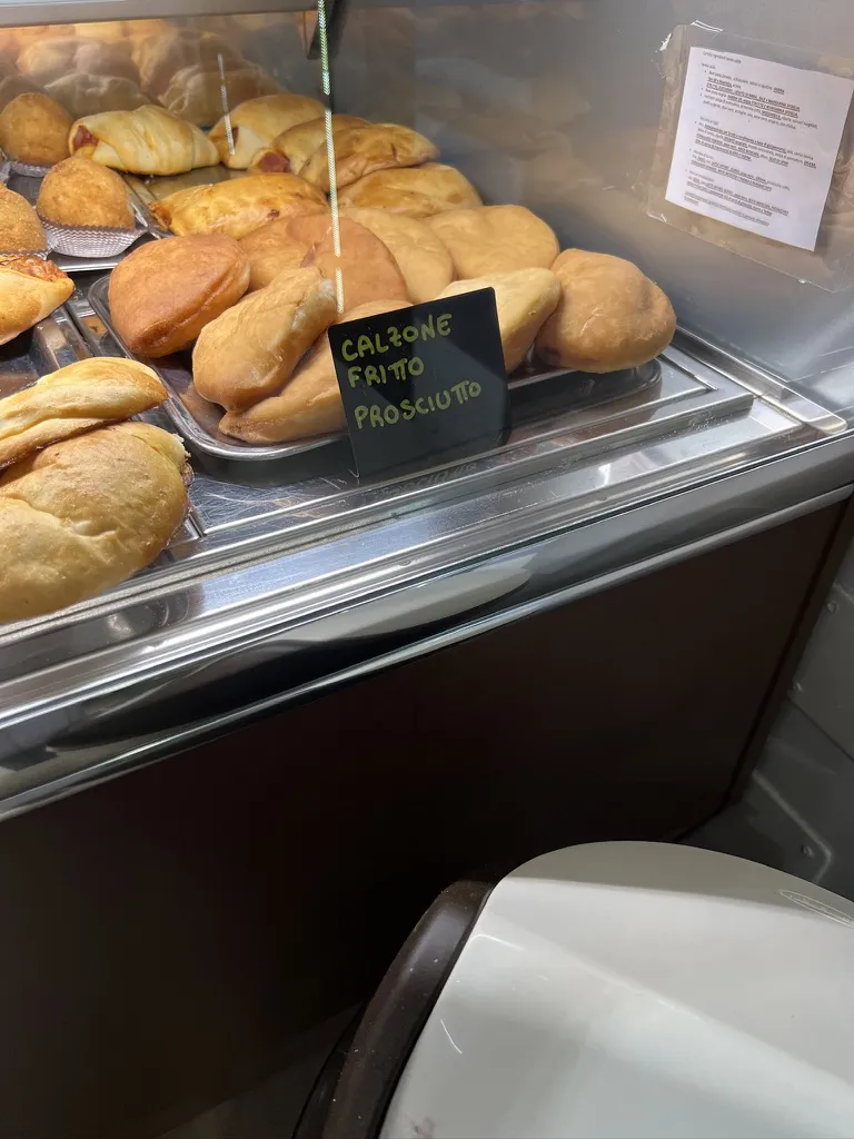 Paul Denton_Niny Bar_Letojanni_review