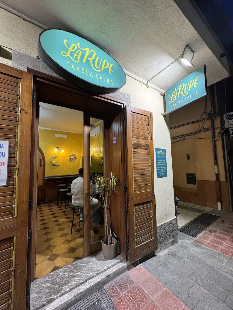 La Rupe Tavola Calda Di Caminiti Nunzio restaurant in Letojanni