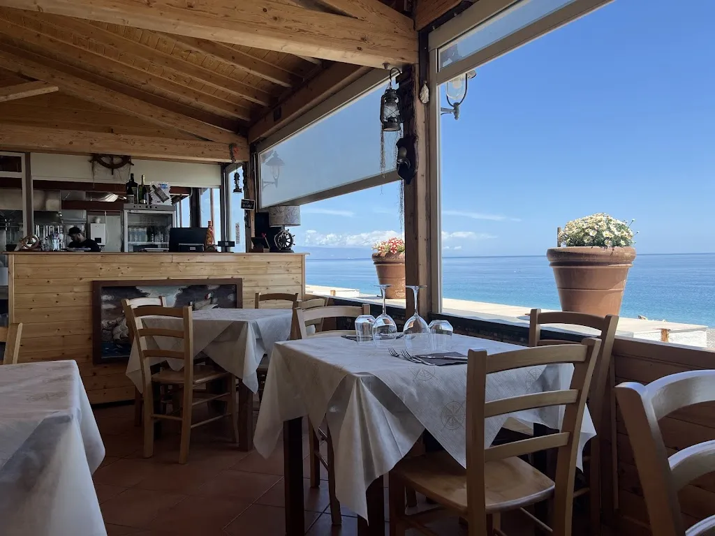 Sei Nodi2.0 - Gastronomia,Ristorante & Lido restaurant in Letojanni