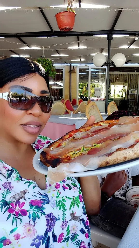 lady linda YouTube channel_Ristorante Pizzeria Poseidon_Ispica_recensione