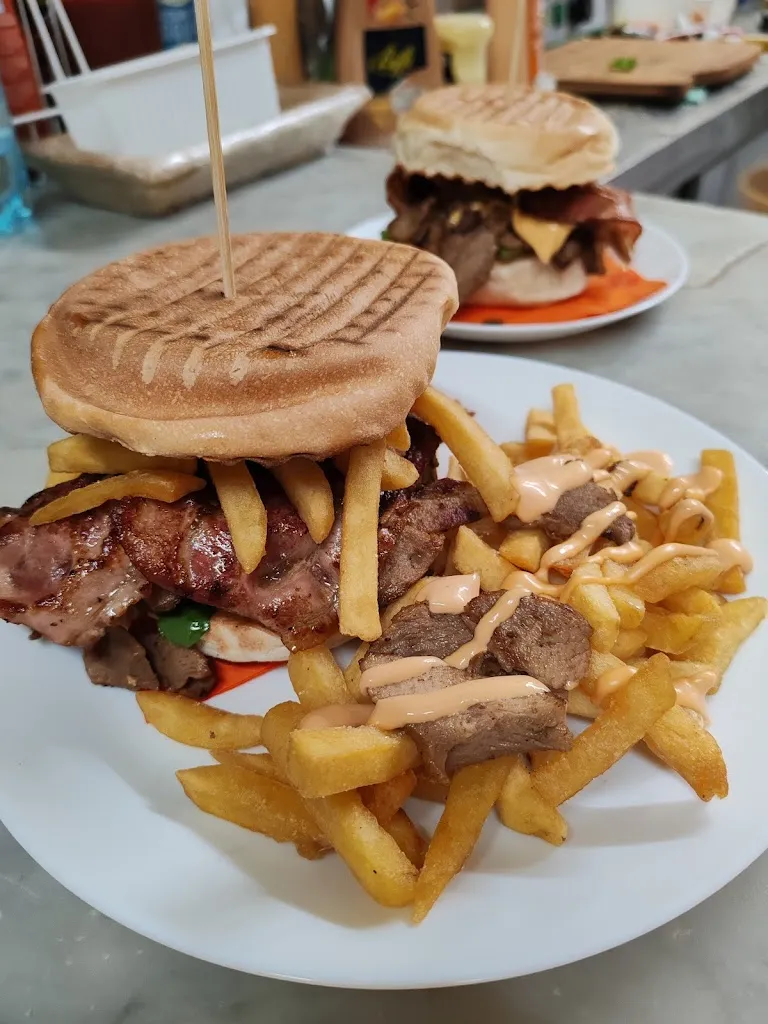 Café Sport, brothers Falcone_Licodia Eubea_slider_image_3