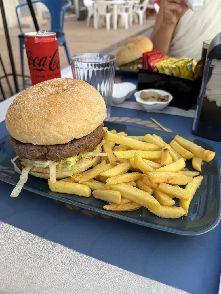 Melih_Cirenga Fish Burgers_Lampedusa_review