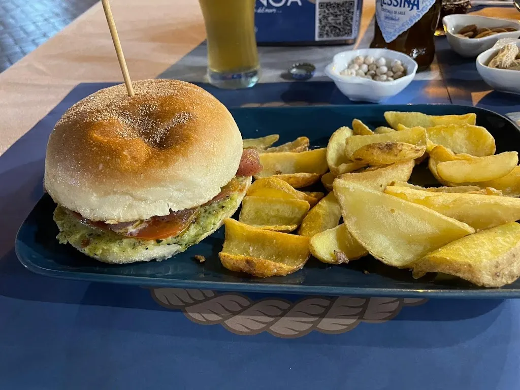 Cirenga Fish Burgers_Lampedusa_slider_image_3