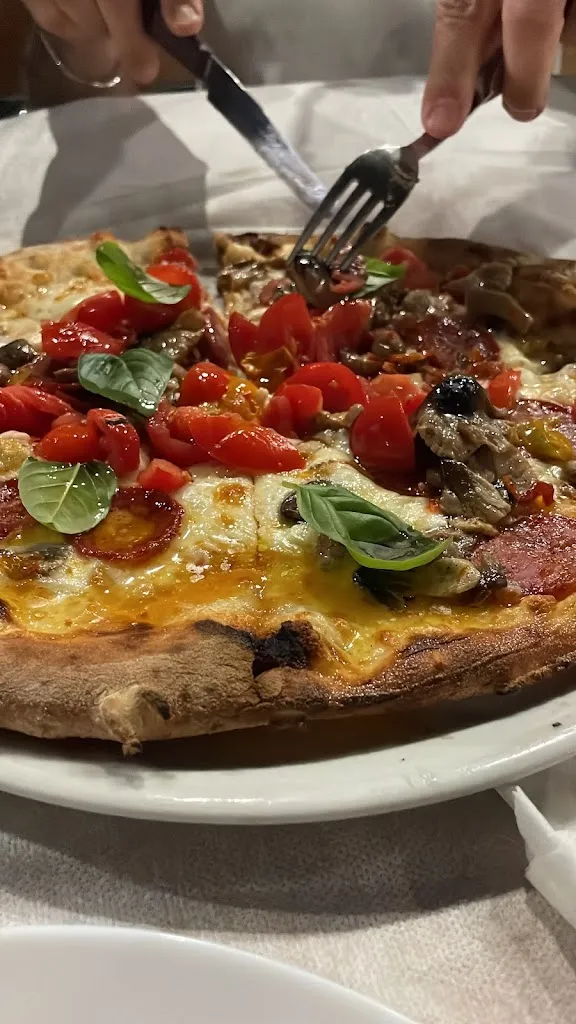 Pizzeria True Roots_Gravina in Puglia_slider_image_3