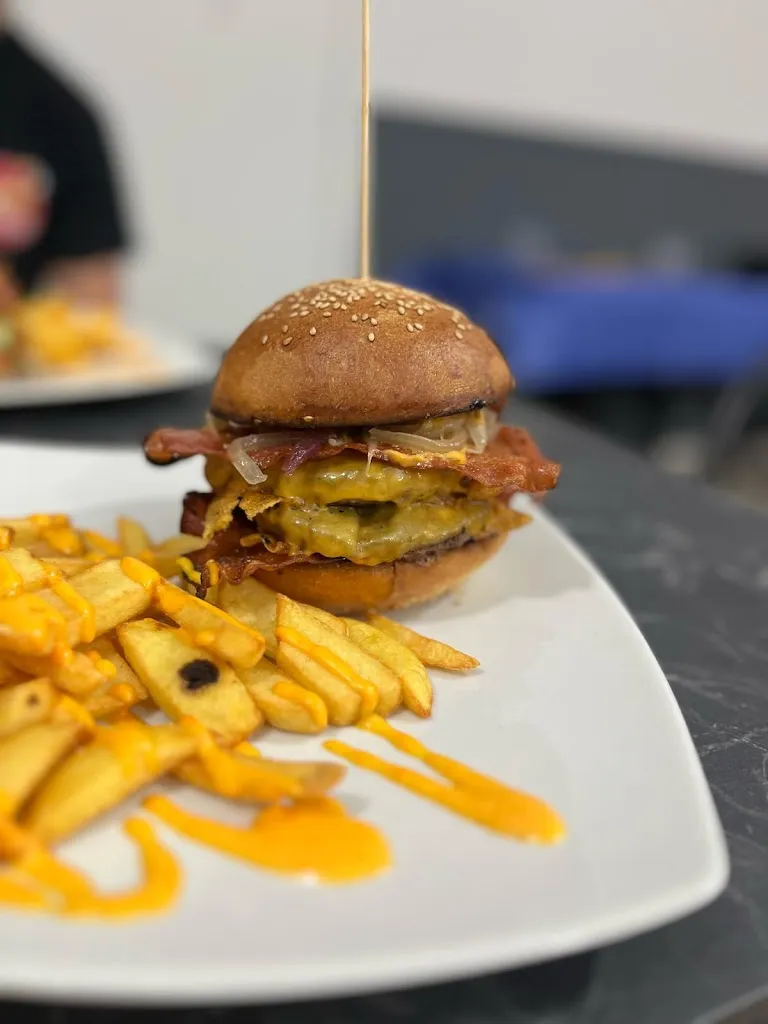 De Picciotte Gastronomia Panineria Pizzeria_Lampedusa_slider_image_3