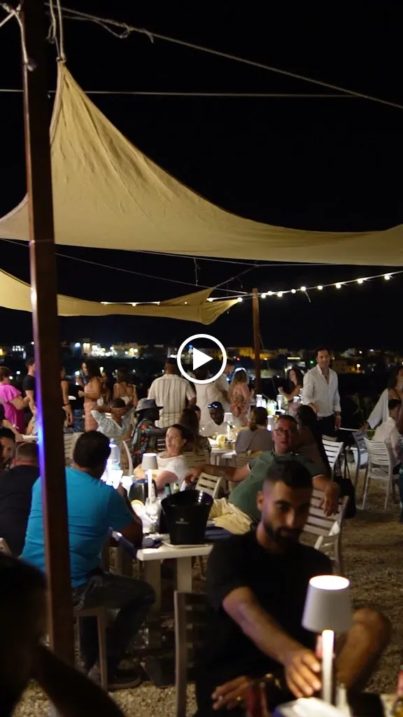 Vanny&Vicky_Lampedusa_slider_image_2