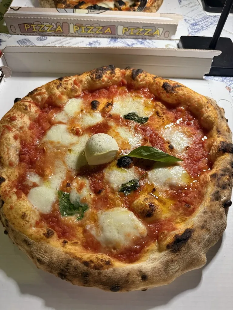Melih_Pizza and go Lampedusa_Lampedusa_review
